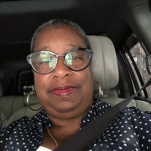 Meet your Posher, Deangela